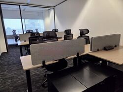 Gateway East (D7), Office #484471391